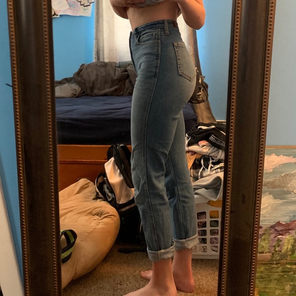 Hollister Ultra High-Rise Mom Jean size 1R - Picture 2 of 5